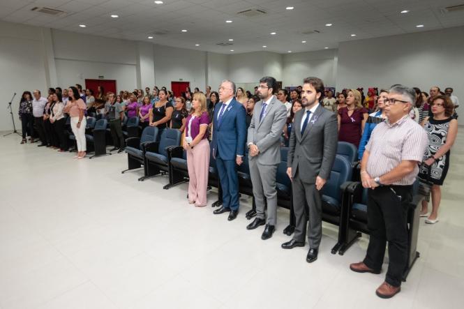 Gestões dos 144 municípios paraenses já estão convocadas a mobilizar mulheres adultas para a adesão ao exame preventivo a fim de detectar, o quanto antes, lesões que podem se transformar num câncer de colo de útero. Essa orientação é o mote da campanha “Março Lilás por todo o Pará”, que a Secretaria de Estado de Saúde Pública (Sespa) acaba de lançar a fim de combater a principal causa de morte por câncer de mulheres no Pará e como parte da programação do governo do Estado, em alusão ao mês da mulher.

FOTO: RICARDO AMANJÁS / AGÊNCIA PARÁ
DATA: 12.03.2019
BELÉM - PA <div class='credito_fotos'>Foto: Ricardo Amanajás / Ag. Pará   |   <a href='/midias/2019/originais/50110b4d-7725-4a77-a158-b2be16870e25.jpg' download><i class='fa-solid fa-download'></i> Download</a></div>