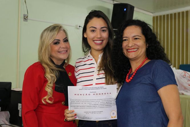 Diversas atividades foram realizadas na Fundação Santa Casa de Misericórdia do Pará, durante essa semana, para celebrar o Dia das Mães. Nesta sexta-feira (10), a programação começou com um café da manhã para servidoras da Fundação e usuários do Sistema Único de Saúde (SUS), que vieram à Instituição, e se estendeu até o final da manhã, com a exibição do filme “O Maior Amor do Mundo” do diretor Garry Marshall, dentro do Cine Casa.

FOTO: ASCOM / SANTA CASA
DATA: 10.05.2019 BELÉM - PARÁ <div class='credito_fotos'>Foto: ASCOM / SANTA CASA   |   <a href='/midias/2019/originais/503d2f7e-ef8d-43a8-91f4-417b167613ca.jpg' download><i class='fa-solid fa-download'></i> Download</a></div>