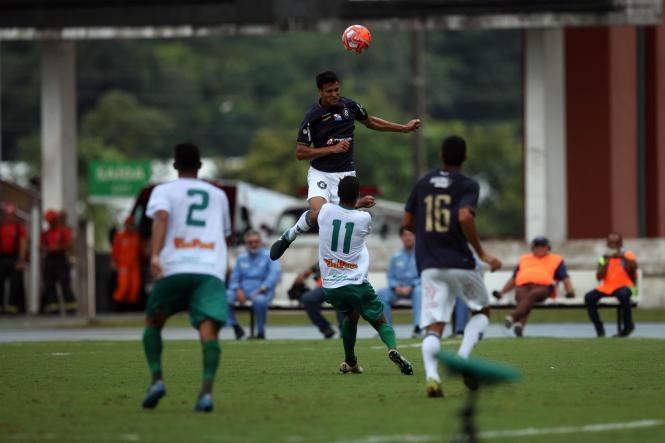 Tranquilidade e muita comemoração marcaram a reabertura do Estádio Estadual Jornalista Edgar Augusto Proença - Mangueirão na tarde deste domingo (3). A vitória do Remo contra o Tapajós, por 1x0, em jogo referente à primeira rodada do Parazão, foi acompanhada de perto por 19,2 mil torcedores, e dentre eles, muitas crianças acompanhadas pelos pais e familiares. 

FOTO: THIAGO GOMES/AG. PARÁ
DATA: 03.02.2019 
BELÉM - PARÁ <div class='credito_fotos'>Foto: Thiago Gomes /Ag. Pará   |   <a href='/midias/2019/originais/505379d1-c357-44a8-8ac8-a082e2fc46eb.jpg' download><i class='fa-solid fa-download'></i> Download</a></div>