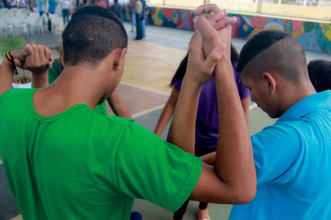 Fé, amor, esperança e perdão foram os componentes fundamentais na programação que marcou as celebrações da Semana Santa de adolescentes e jovens que cumprem medidas socioeducativas nas unidades da Fundação de Atendimento Socioeducativo do Pará (Fasepa).

FOTO: ASCOM / FASEPA
DATA: 17.04.2019
BELÉM - PARÁ <div class='credito_fotos'>Foto: Ascom Fasepa   |   <a href='/midias/2019/originais/51d9f043-50c6-445b-9a0b-14c711181145.jpg' download><i class='fa-solid fa-download'></i> Download</a></div>