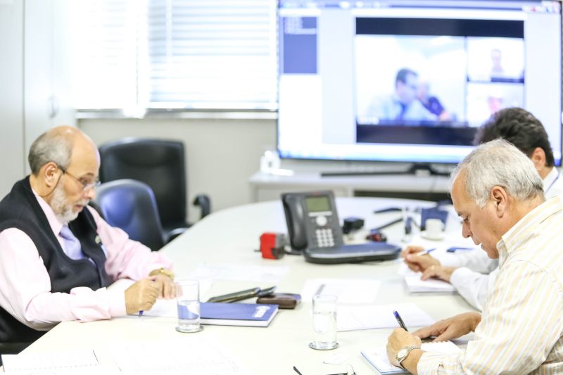 REUNIÃO DIRETOR DA COSANPA EM BRASÍLIA. <div class='credito_fotos'>Foto: ASCOM / COSANPA   |   <a href='/midias/2019/originais/5212_img_8610.jpg' download><i class='fa-solid fa-download'></i> Download</a></div>