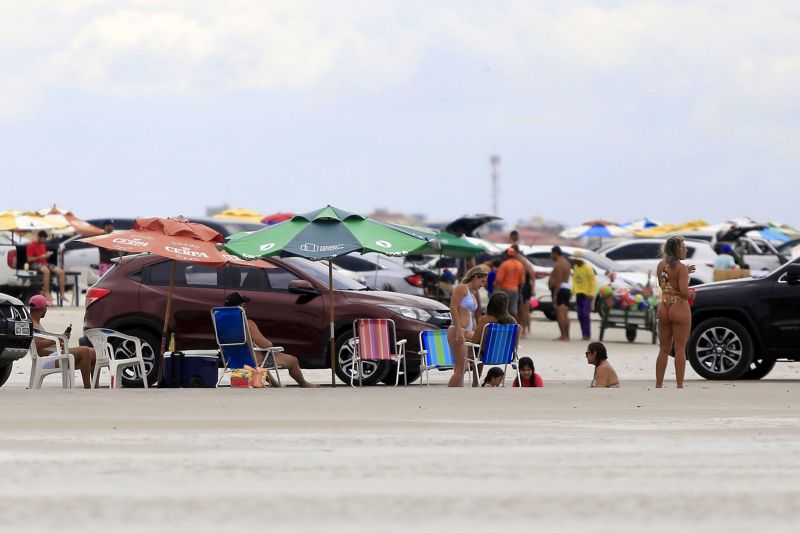 A previsão do tempo para este último final de semana de julho, sábado (27) e domingo (28), para a Região Metropolitana de Belém (RMB) e principais balneários paraenses vai agradar a muita gente. O boletim meteorológico aponta condições de tempo bom para o período, especialmente ao longo das manhãs e noites. Nos balneários que ficam no norte do estado são esperadas chuvas fracas de forma rápida e isoladas nas tardes. Tempo firme, sem previsão de chuva para a praia de Tucunaré, em Marabá, no sudeste paraense. <div class='credito_fotos'>Foto: JADER PAES / AG. PARÁ   |   <a href='/midias/2019/originais/5216_salinasverao2019.68.jpg' download><i class='fa-solid fa-download'></i> Download</a></div>