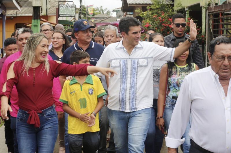 Governador Helder Barbalho visita o Município de Afuá.

FOTOS: MARCO SANTOS / AGÊNCIA PARÁ
DATA: 26.07.2019
AFUÁ - PARÁ <div class='credito_fotos'>Foto: Marco Santos / Ag. Pará   |   <a href='/midias/2019/originais/5220__s014117.jpg' download><i class='fa-solid fa-download'></i> Download</a></div>