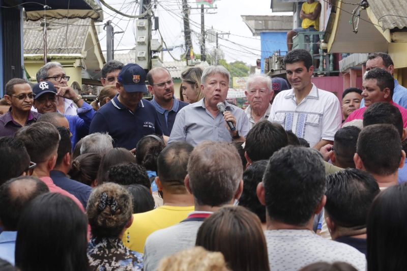 Governador Helder Barbalho visita o Município de Afuá.

FOTOS: MARCO SANTOS / AGÊNCIA PARÁ
DATA: 26.07.2019
AFUÁ - PARÁ <div class='credito_fotos'>Foto: Marco Santos / Ag. Pará   |   <a href='/midias/2019/originais/5220__s014178.jpg' download><i class='fa-solid fa-download'></i> Download</a></div>