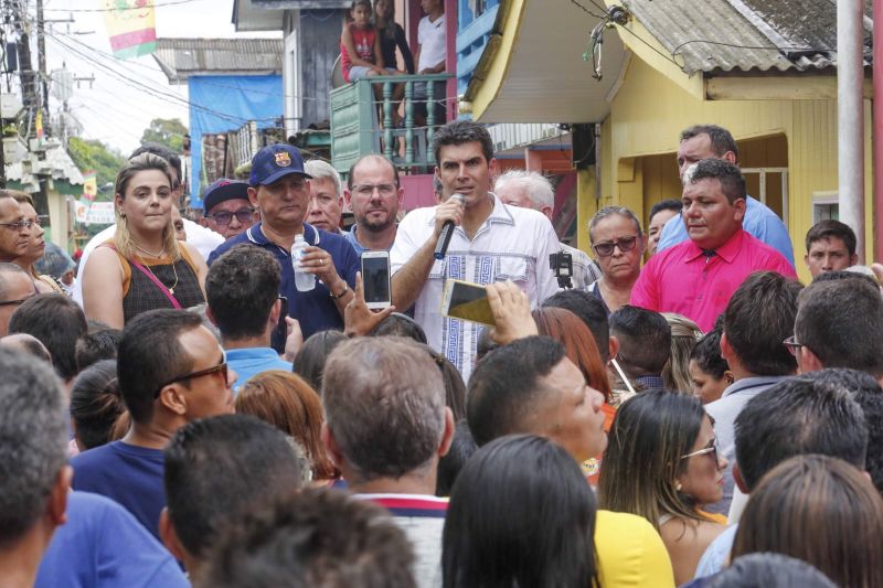 Governador Helder Barbalho visita o Município de Afuá.

FOTOS: MARCO SANTOS / AGÊNCIA PARÁ
DATA: 26.07.2019
AFUÁ - PARÁ <div class='credito_fotos'>Foto: Marco Santos / Ag. Pará   |   <a href='/midias/2019/originais/5220__s014209.jpg' download><i class='fa-solid fa-download'></i> Download</a></div>