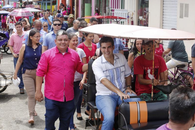 Governador Helder Barbalho visita o Município de Afuá.

FOTOS: MARCO SANTOS / AGÊNCIA PARÁ
DATA: 26.07.2019
AFUÁ - PARÁ <div class='credito_fotos'>Foto: Marco Santos / Ag. Pará   |   <a href='/midias/2019/originais/5220__s014381.jpg' download><i class='fa-solid fa-download'></i> Download</a></div>