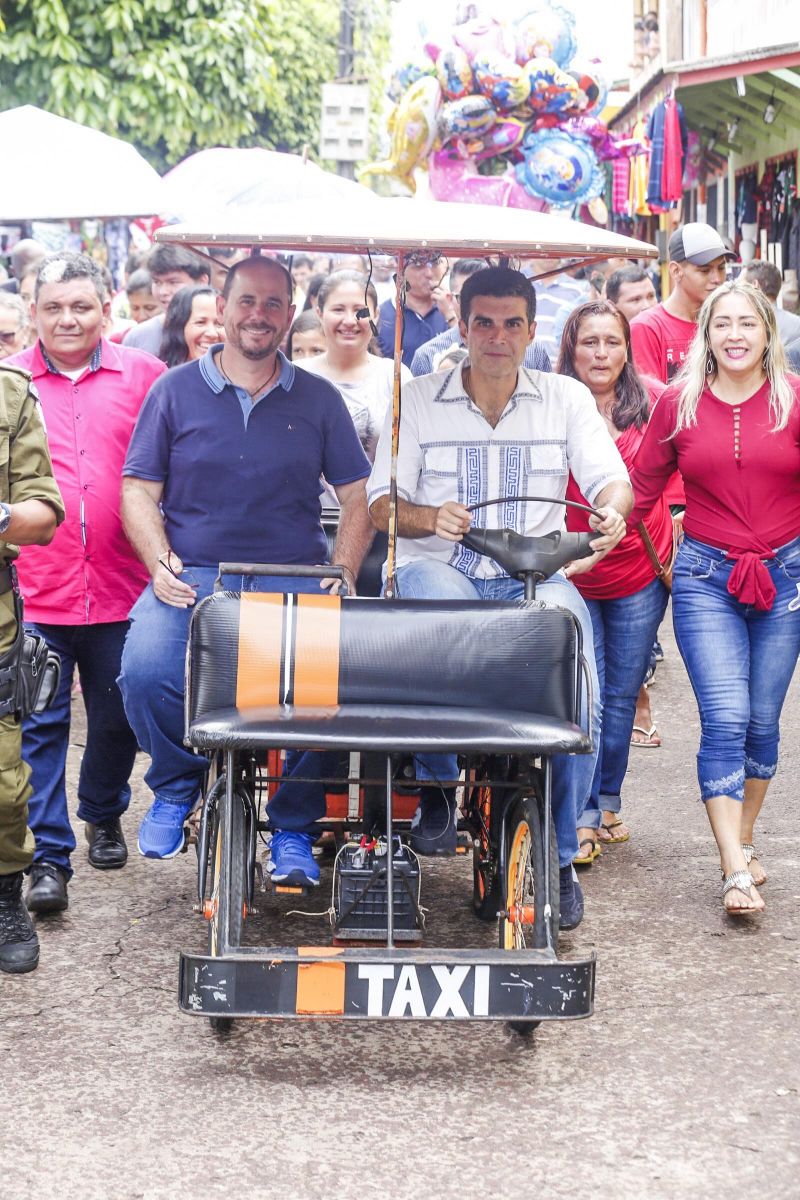 Governador Helder Barbalho visita o Município de Afuá.

FOTOS: MARCO SANTOS / AGÊNCIA PARÁ
DATA: 26.07.2019
AFUÁ - PARÁ <div class='credito_fotos'>Foto: Marco Santos / Ag. Pará   |   <a href='/midias/2019/originais/5220__s014391.jpg' download><i class='fa-solid fa-download'></i> Download</a></div>