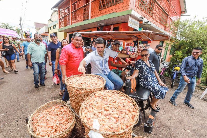 Governador Helder Barbalho visita o Município de Afuá.

FOTOS: MARCO SANTOS / AGÊNCIA PARÁ
DATA: 26.07.2019
AFUÁ - PARÁ <div class='credito_fotos'>Foto: Marco Santos / Ag. Pará   |   <a href='/midias/2019/originais/5220_img_0067.jpg' download><i class='fa-solid fa-download'></i> Download</a></div>