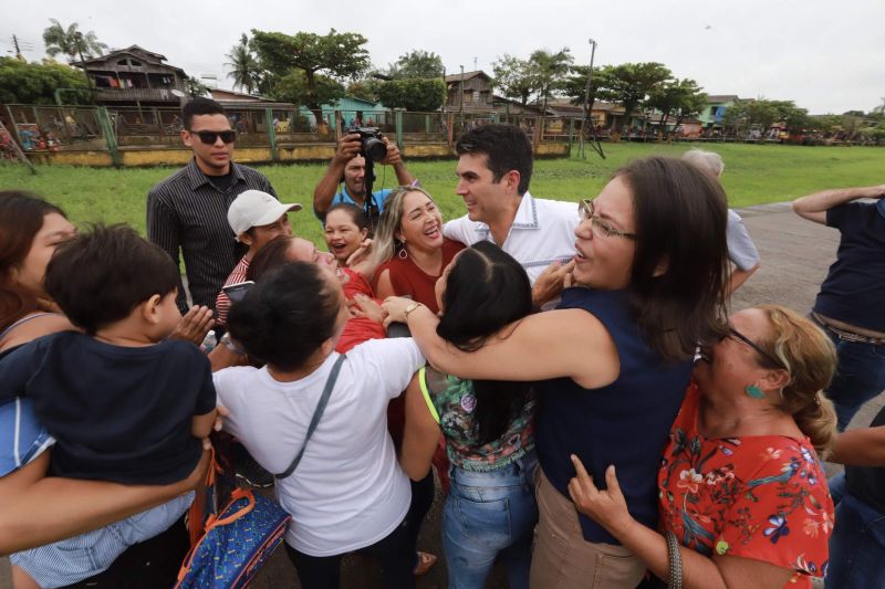 Governador Helder Barbalho visita o Município de Afuá.

FOTOS: MARCO SANTOS / AGÊNCIA PARÁ
DATA: 26.07.2019
AFUÁ - PARÁ <div class='credito_fotos'>Foto: Marco Santos / Ag. Pará   |   <a href='/midias/2019/originais/5220_img_9307.jpg' download><i class='fa-solid fa-download'></i> Download</a></div>