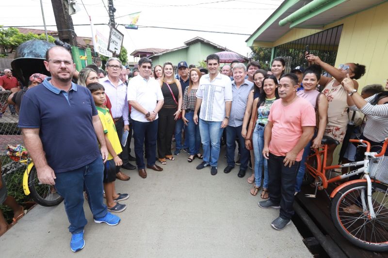 Governador Helder Barbalho visita o Município de Afuá.

FOTOS: MARCO SANTOS / AGÊNCIA PARÁ
DATA: 26.07.2019
AFUÁ - PARÁ <div class='credito_fotos'>Foto: Marco Santos / Ag. Pará   |   <a href='/midias/2019/originais/5220_img_9489.jpg' download><i class='fa-solid fa-download'></i> Download</a></div>