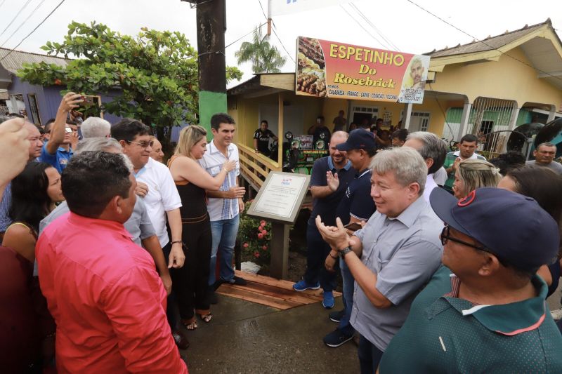 Governador Helder Barbalho visita o Município de Afuá.

FOTOS: MARCO SANTOS / AGÊNCIA PARÁ
DATA: 26.07.2019
AFUÁ - PARÁ <div class='credito_fotos'>Foto: Marco Santos / Ag. Pará   |   <a href='/midias/2019/originais/5220_img_9627.jpg' download><i class='fa-solid fa-download'></i> Download</a></div>