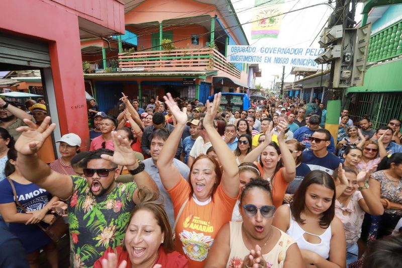 Governador Helder Barbalho visita o Município de Afuá.

FOTOS: MARCO SANTOS / AGÊNCIA PARÁ
DATA: 26.07.2019
AFUÁ - PARÁ <div class='credito_fotos'>Foto: Marco Santos / Ag. Pará   |   <a href='/midias/2019/originais/5220_img_9756.jpg' download><i class='fa-solid fa-download'></i> Download</a></div>