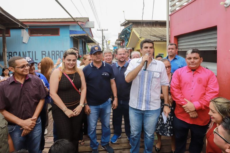 Governador Helder Barbalho visita o Município de Afuá.

FOTOS: MARCO SANTOS / AGÊNCIA PARÁ
DATA: 26.07.2019
AFUÁ - PARÁ <div class='credito_fotos'>Foto: Marco Santos / Ag. Pará   |   <a href='/midias/2019/originais/5220_img_9766.jpg' download><i class='fa-solid fa-download'></i> Download</a></div>