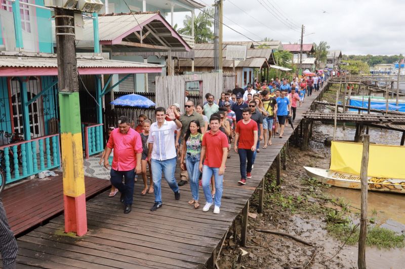 Governador Helder Barbalho visita o Município de Afuá.

FOTOS: MARCO SANTOS / AGÊNCIA PARÁ
DATA: 26.07.2019
AFUÁ - PARÁ <div class='credito_fotos'>Foto: Marco Santos / Ag. Pará   |   <a href='/midias/2019/originais/5220_img_9837.jpg' download><i class='fa-solid fa-download'></i> Download</a></div>