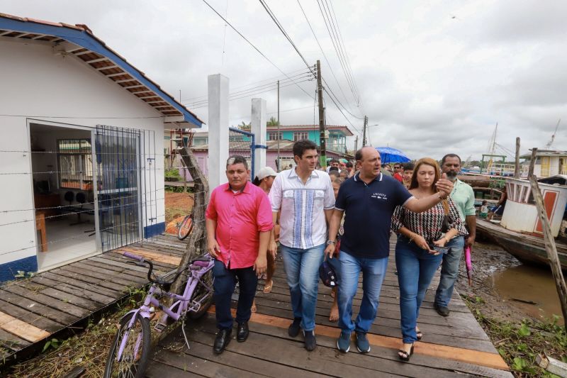 Governador Helder Barbalho visita o Município de Afuá.

FOTOS: MARCO SANTOS / AGÊNCIA PARÁ
DATA: 26.07.2019
AFUÁ - PARÁ <div class='credito_fotos'>Foto: Marco Santos / Ag. Pará   |   <a href='/midias/2019/originais/5220_img_9876.jpg' download><i class='fa-solid fa-download'></i> Download</a></div>