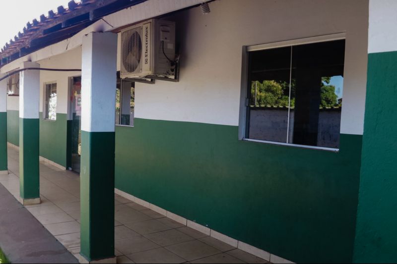 O governo do Pará, por meio da Secretaria de Educação (Seduc), está realizando obras de reparos e manutenção corretiva e preventiva em várias unidades de ensino do Estado. Uma delas é a EEEFM professor Acyr de Jesus Neves de Barros Pereira. Situada no centro de Conceição do Araguaia, no sudeste paraense

FOTO BRUNO CECIM / AGENCIA PARA
DATA  26.07.2019
CONCEICAO DO ARAGUAIA - PARA <div class='credito_fotos'>Foto: Bruno Cecim / Ag.Pará   |   <a href='/midias/2019/originais/5222_photoeditor_20190725_125905238.jpg' download><i class='fa-solid fa-download'></i> Download</a></div>