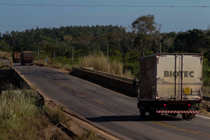 O governo do Pará, por meio da Secretaria de Educação (Seduc), está realizando obras de reparos e manutenção corretiva e preventiva em várias unidades de ensino do Estado. Uma delas é a EEEFM professor Acyr de Jesus Neves de Barros Pereira. Situada no centro de Conceição do Araguaia, no sudeste paraense

FOTO BRUNO CECIM / AGENCIA PARA
DATA  26.07.2019
CONCEICAO DO ARAGUAIA - PARA <div class='credito_fotos'>Foto: Bruno Cecim / Ag.Pará   |   <a href='/midias/2019/originais/5222_photoeditor_20190725_125942235.jpg' download><i class='fa-solid fa-download'></i> Download</a></div>