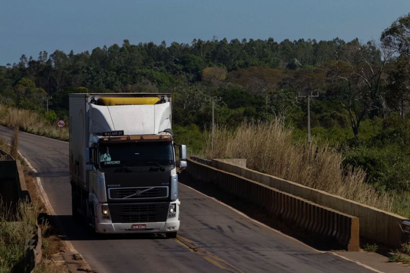 O governo do Pará, por meio da Secretaria de Educação (Seduc), está realizando obras de reparos e manutenção corretiva e preventiva em várias unidades de ensino do Estado. Uma delas é a EEEFM professor Acyr de Jesus Neves de Barros Pereira. Situada no centro de Conceição do Araguaia, no sudeste paraense

FOTO BRUNO CECIM / AGENCIA PARA
DATA  26.07.2019
CONCEICAO DO ARAGUAIA - PARA <div class='credito_fotos'>Foto: Bruno Cecim / Ag.Pará   |   <a href='/midias/2019/originais/5222_photoeditor_20190725_130009571.jpg' download><i class='fa-solid fa-download'></i> Download</a></div>