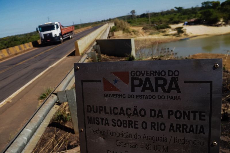 O governo do Pará, por meio da Secretaria de Educação (Seduc), está realizando obras de reparos e manutenção corretiva e preventiva em várias unidades de ensino do Estado. Uma delas é a EEEFM professor Acyr de Jesus Neves de Barros Pereira. Situada no centro de Conceição do Araguaia, no sudeste paraense

FOTO BRUNO CECIM / AGENCIA PARA
DATA  26.07.2019
CONCEICAO DO ARAGUAIA - PARA <div class='credito_fotos'>Foto: Bruno Cecim / Ag.Pará   |   <a href='/midias/2019/originais/5222_photoeditor_20190725_130342297.jpg' download><i class='fa-solid fa-download'></i> Download</a></div>
