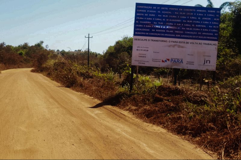 O governo do Pará, por meio da Secretaria de Educação (Seduc), está realizando obras de reparos e manutenção corretiva e preventiva em várias unidades de ensino do Estado. Uma delas é a EEEFM professor Acyr de Jesus Neves de Barros Pereira. Situada no centro de Conceição do Araguaia, no sudeste paraense

FOTO BRUNO CECIM / AGENCIA PARA
DATA  26.07.2019
CONCEICAO DO ARAGUAIA - PARA <div class='credito_fotos'>Foto: Bruno Cecim / Ag.Pará   |   <a href='/midias/2019/originais/5222_photoeditor_20190725_130832677.jpg' download><i class='fa-solid fa-download'></i> Download</a></div>