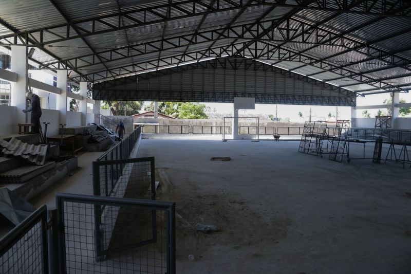 O governo do Pará, por meio da Secretaria de Educação (Seduc), está realizando obras de reparos e manutenção corretiva e preventiva em várias unidades de ensino do Estado. Uma delas é a EEEFM professor Acyr de Jesus Neves de Barros Pereira. Situada no centro de Conceição do Araguaia, no sudeste paraense

FOTO BRUNO CECIM / AGENCIA PARA
DATA  26.07.2019
CONCEICAO DO ARAGUAIA - PARA <div class='credito_fotos'>Foto: Bruno Cecim / Ag.Pará   |   <a href='/midias/2019/originais/5222_photoeditor_20190725_131154164.jpg' download><i class='fa-solid fa-download'></i> Download</a></div>