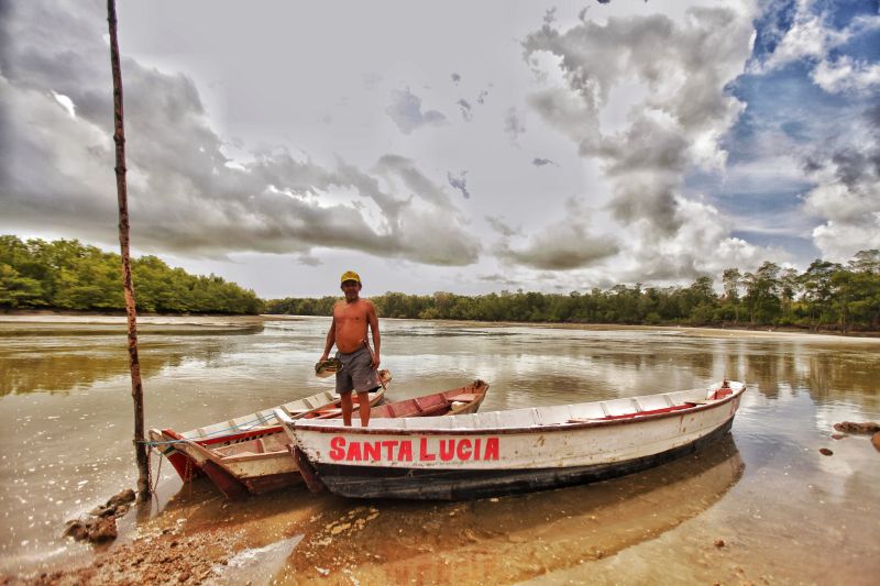 Cotidiano de verão no município de Salinópolis.

FOTO: MAYCON NUNES /AGÊNCIA PARÁ
DATA:27.07.2019
SALINAS-PA <div class='credito_fotos'>Foto: Maycon Nunes / Ag. Pará   |   <a href='/midias/2019/originais/5223__mg_7958-01.jpg' download><i class='fa-solid fa-download'></i> Download</a></div>