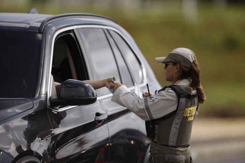 Fiscalização do Detran em Salinas.

FOTO: MAYCON NUNES / AGÊNCIA PARÁ
DATQ: 27.07.2019
SALINAS - PARÁ <div class='credito_fotos'>Foto: Maycon Nunes / Ag. Pará   |   <a href='/midias/2019/originais/5224__94j3194.jpg' download><i class='fa-solid fa-download'></i> Download</a></div>