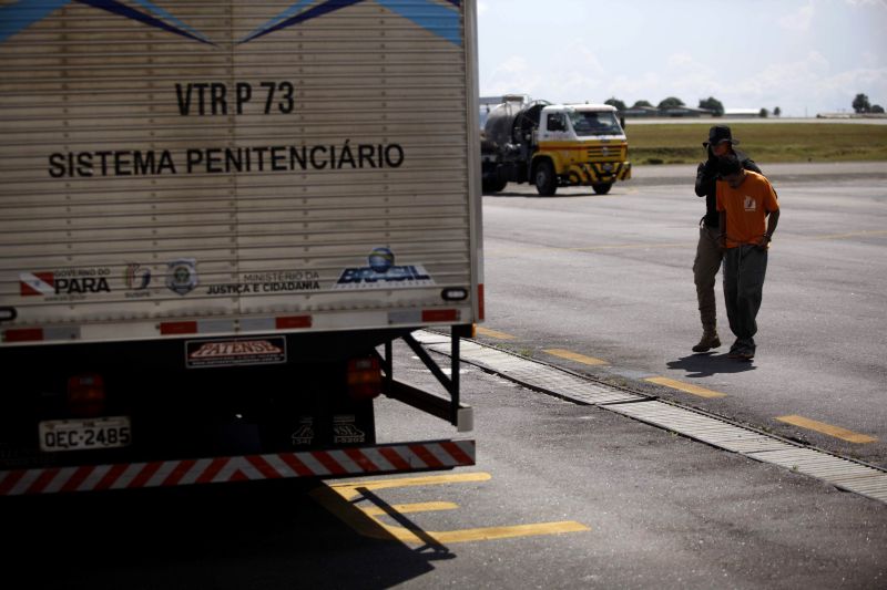 Segunda transferência de presos. <div class='credito_fotos'>Foto: Maycon Nunes / Ag. Pará   |   <a href='/midias/2019/originais/5231__94j5160.jpg' download><i class='fa-solid fa-download'></i> Download</a></div>