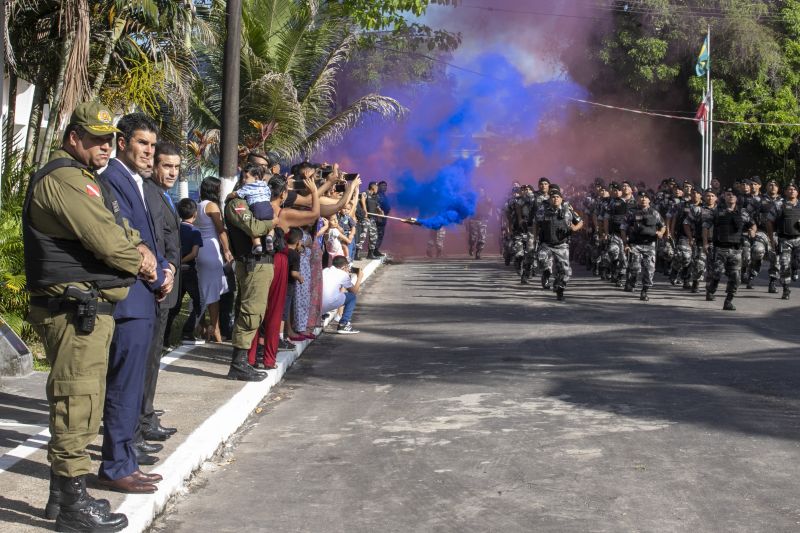 O governador do Estado, Helder Barbalho, participou, nesta quarta-feira (31), pela manhã, da cerimônia de comemoração pelos 13 anos do Batalhão de Polícia Tática, mais conhecido como Rotam, da Polícia Militar do Pará (PM-PA). O evento, realizado no complexo da Polícia Militar, no bairro do Marco, em Belém, também marcou a formatura de 13 novos policiais que passam a integrar essa, que é a unidade de elite da PM-PA, preparada para atuar em ocorrências de alta complexidade.

FOTO: MARCO SANTOS / AGÊNCIA PARÁ
DATA: 31.07.2019
BELÉM - PARÁ <div class='credito_fotos'>Foto: Marco Santos / Ag. Pará   |   <a href='/midias/2019/originais/5232_formaturamilitaresdarotam-fotomarcosantos-4.jpg' download><i class='fa-solid fa-download'></i> Download</a></div>