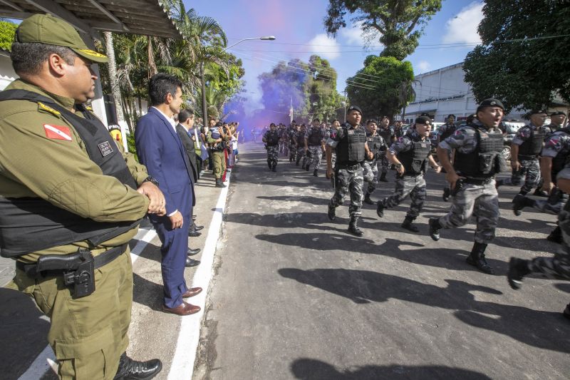 O governador do Estado, Helder Barbalho, participou, nesta quarta-feira (31), pela manhã, da cerimônia de comemoração pelos 13 anos do Batalhão de Polícia Tática, mais conhecido como Rotam, da Polícia Militar do Pará (PM-PA). O evento, realizado no complexo da Polícia Militar, no bairro do Marco, em Belém, também marcou a formatura de 13 novos policiais que passam a integrar essa, que é a unidade de elite da PM-PA, preparada para atuar em ocorrências de alta complexidade.

FOTO: MARCO SANTOS / AGÊNCIA PARÁ
DATA: 31.07.2019
BELÉM - PARÁ <div class='credito_fotos'>Foto: Marco Santos / Ag. Pará   |   <a href='/midias/2019/originais/5232_formaturamilitaresdarotam-fotomarcosantos-5.jpg' download><i class='fa-solid fa-download'></i> Download</a></div>