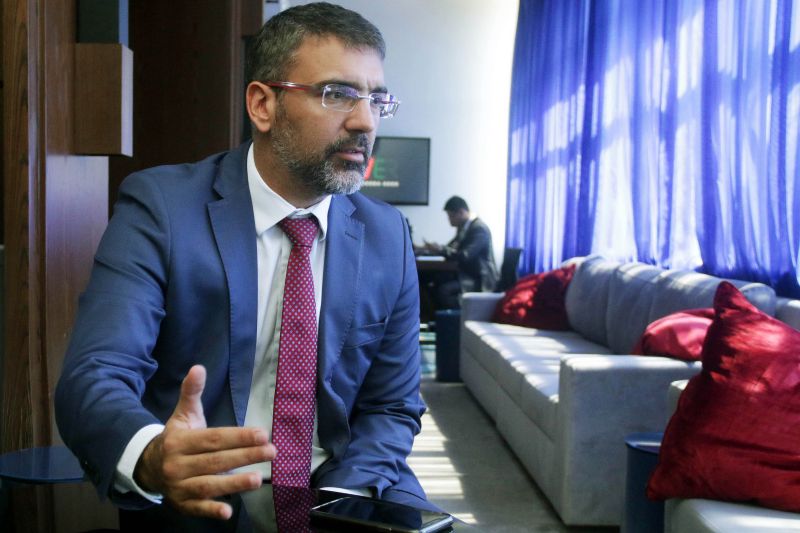 O Núcleo Permanente de Métodos Consensuais de Solução de Conflitos (NUPEMEC), do Tribunal de Justiça do Pará (TJPA), por meio do 1º e do 6º Centros Judiciários de Solução de Conflitos e Cidadania (Cejusc's), realiza nesta quinta, 1º e nesta sexta-feira, 2, uma pauta concentrada de conciliação envolvendo processos de recebimento de créditos referentes ao FGTS de ex-servidores temporários contratados pelo Governo do Estado. A ação é realizada no Salão Rui Barbosa, do Fórum Cível de Belém, das 8h às 14h. <div class='credito_fotos'>Foto: Bruno Cecim / Ag.Pará   |   <a href='/midias/2019/originais/5236_diogodeazevedotrindade.jpg' download><i class='fa-solid fa-download'></i> Download</a></div>