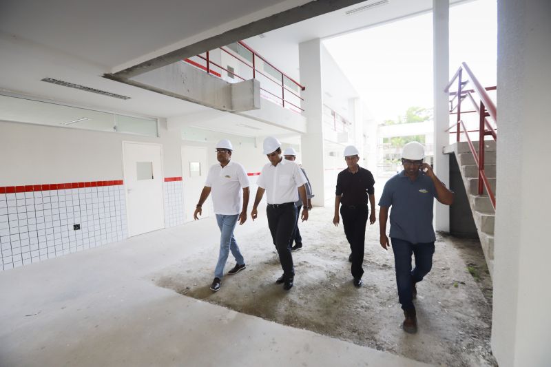  <div class='credito_fotos'>Foto: MARCOS SANTOS   |   <a href='/midias/2019/originais/5267_visita_esco_tec_009.jpg' download><i class='fa-solid fa-download'></i> Download</a></div>