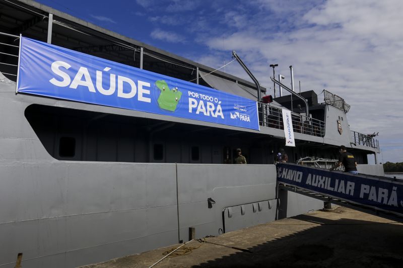 A ação de saúde do programa Governo Por Todo o Pará começou hoje (09), em Soure, e segue até amanhã (10) com consultas médicas, exames especializados como mamografia e preventivo, além de testes rápidos de HIV, sífilis e hepatites, emissão de carteira do SUS e atendimento jurídico. <div class='credito_fotos'>Foto: Marcelo Seabra / Ag. Pará   |   <a href='/midias/2019/originais/5276_08.jpg' download><i class='fa-solid fa-download'></i> Download</a></div>