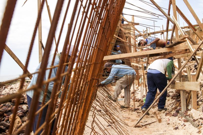 Obra do mudo de contenção da Praia Grand,Salvaterra. <div class='credito_fotos'>Foto: Bruno Cecim / Ag.Pará   |   <a href='/midias/2019/originais/5283_002.jpg' download><i class='fa-solid fa-download'></i> Download</a></div>