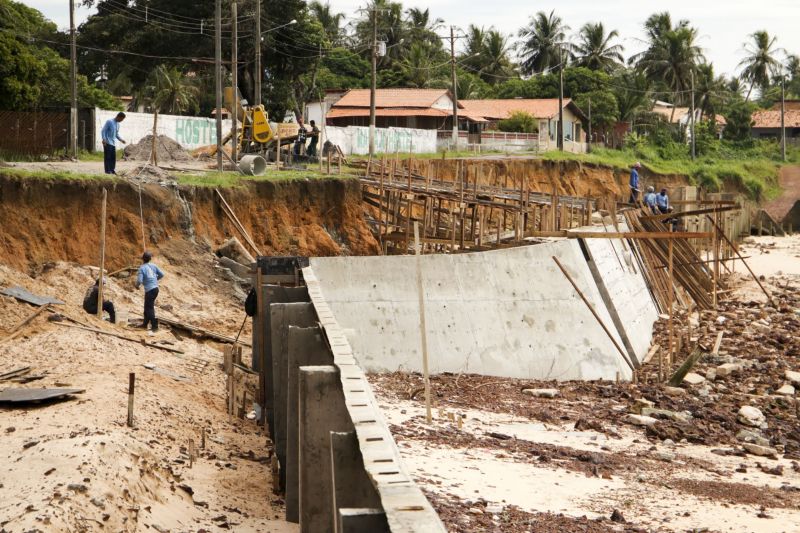 Obra do mudo de contenção da Praia Grand,Salvaterra. <div class='credito_fotos'>Foto: Bruno Cecim / Ag.Pará   |   <a href='/midias/2019/originais/5283_010.jpg' download><i class='fa-solid fa-download'></i> Download</a></div>