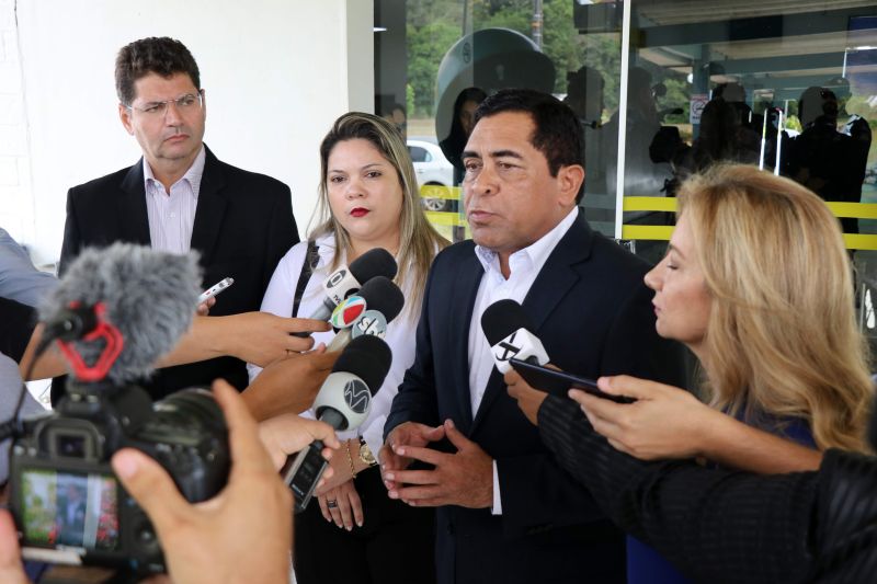 As transformações no Centro de Recuperação Regional de Altamira (CRRAlt) já começaram a serem percebidas. Durante uma visita ao local, uma comitiva formada por deputados estaduais que integram as comissões de Direitos Humanos e de Segurança Pública da Assembleia Legislativa (Alepa), além de integrantes do Conselho Penitenciário Estadual (Copen), identificaram a situação atual da casa penal e conheceram as novas medidas de segurança já adotadas pelo Estado. A visita ao local ocorreu na manhã desta segunda-feira (12). <div class='credito_fotos'>Foto: JADER PAES / AG. PARÁ   |   <a href='/midias/2019/originais/5288_20190812095954_img_3171.jpg' download><i class='fa-solid fa-download'></i> Download</a></div>