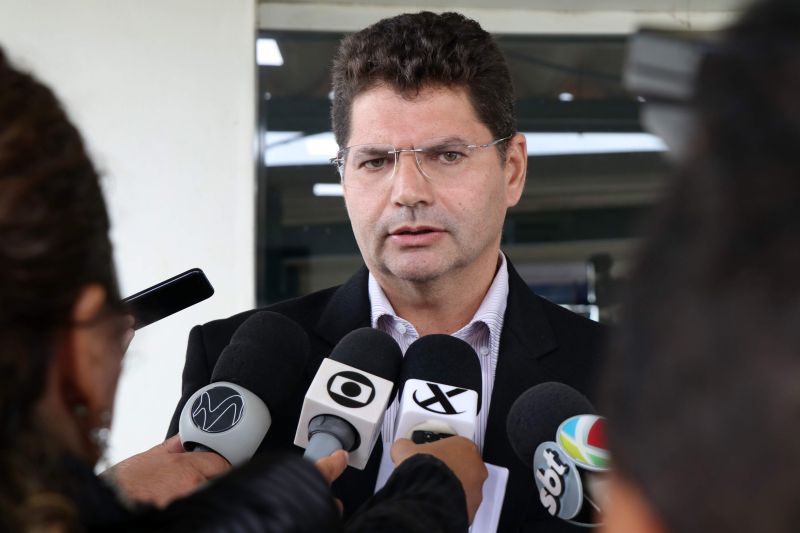 As transformações no Centro de Recuperação Regional de Altamira (CRRAlt) já começaram a serem percebidas. Durante uma visita ao local, uma comitiva formada por deputados estaduais que integram as comissões de Direitos Humanos e de Segurança Pública da Assembleia Legislativa (Alepa), além de integrantes do Conselho Penitenciário Estadual (Copen), identificaram a situação atual da casa penal e conheceram as novas medidas de segurança já adotadas pelo Estado. A visita ao local ocorreu na manhã desta segunda-feira (12). <div class='credito_fotos'>Foto: JADER PAES / AG. PARÁ   |   <a href='/midias/2019/originais/5288_20190812100701_img_3212.jpg' download><i class='fa-solid fa-download'></i> Download</a></div>