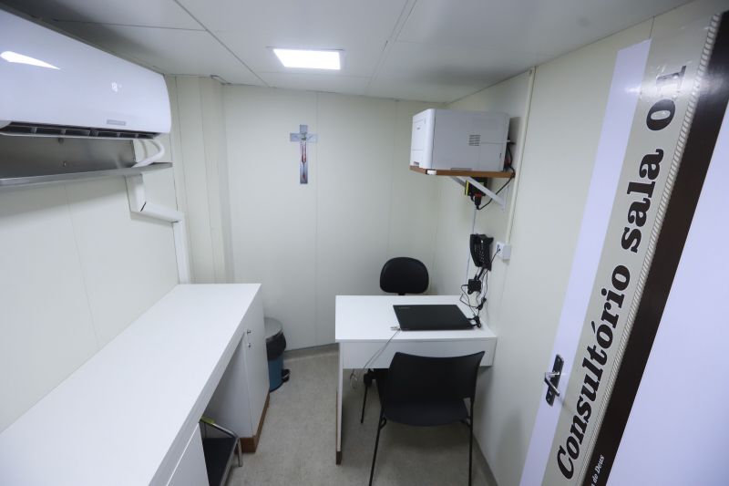 Saúde por todo o Pará! Pensando nisso, o Governo do Estado assinou, na manhã desta segunda-feira (19), um termo de fomento com a Associação Lar São Francisco de Assis na Providência de Deus para oficializar as ações de atendimento médico e odontológico, exames e outros serviços de saúde que serão levados à população ribeirinha pelo barco Papa Francisco.  <div class='credito_fotos'>Foto: Marco Santos / Ag. Pará   |   <a href='/midias/2019/originais/5310_image00005.jpg' download><i class='fa-solid fa-download'></i> Download</a></div>