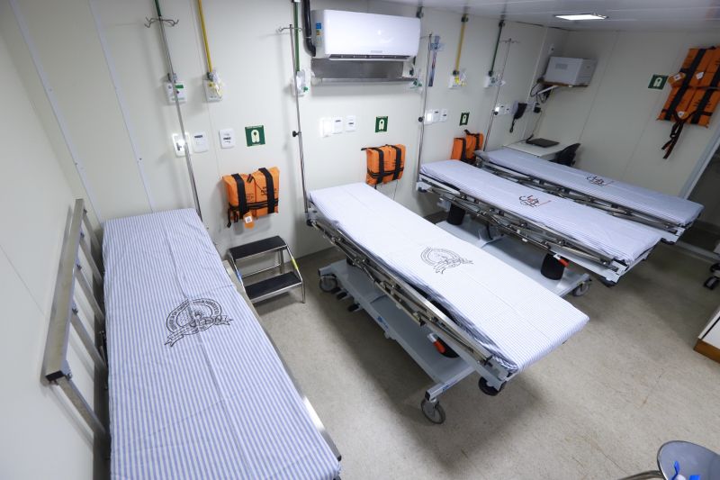 Saúde por todo o Pará! Pensando nisso, o Governo do Estado assinou, na manhã desta segunda-feira (19), um termo de fomento com a Associação Lar São Francisco de Assis na Providência de Deus para oficializar as ações de atendimento médico e odontológico, exames e outros serviços de saúde que serão levados à população ribeirinha pelo barco Papa Francisco.  <div class='credito_fotos'>Foto: Marco Santos / Ag. Pará   |   <a href='/midias/2019/originais/5310_image00012.jpg' download><i class='fa-solid fa-download'></i> Download</a></div>