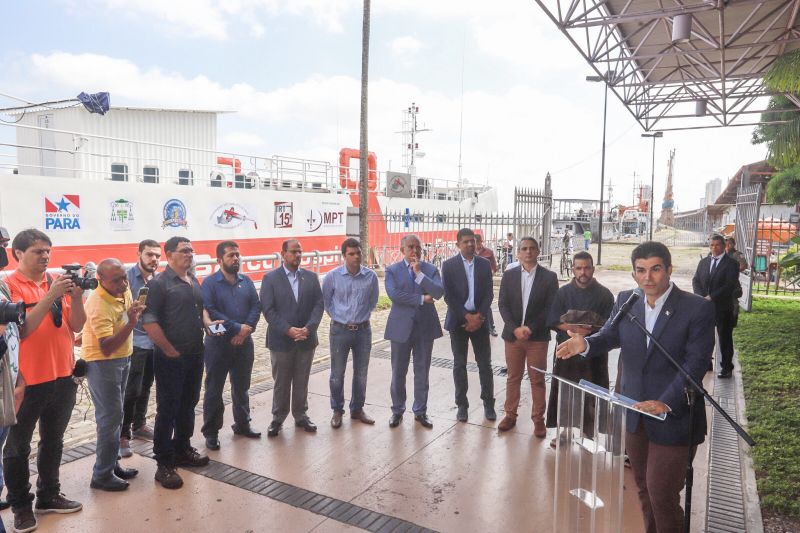 Saúde por todo o Pará! Pensando nisso, o Governo do Estado assinou, na manhã desta segunda-feira (19), um termo de fomento com a Associação Lar São Francisco de Assis na Providência de Deus para oficializar as ações de atendimento médico e odontológico, exames e outros serviços de saúde que serão levados à população ribeirinha pelo barco Papa Francisco.  <div class='credito_fotos'>Foto: Marco Santos / Ag. Pará   |   <a href='/midias/2019/originais/5310_image00038.jpg' download><i class='fa-solid fa-download'></i> Download</a></div>