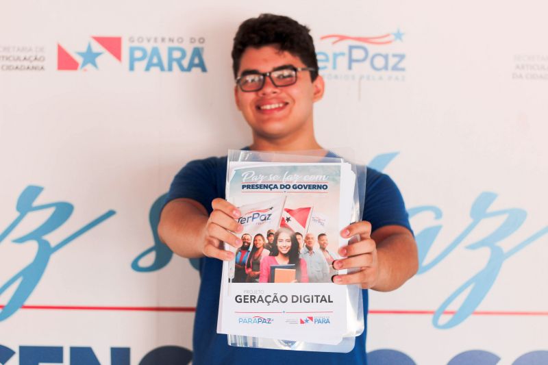 Dando continuidade às ações do programa Territórios pela Paz (TerPaz), o Governo do Pará, através da Fundação ParáPaz, implantou na manhã de hoje (19), dois projetos que farão a diferença no bairro do Icuí, na Escola Celina Del-Tetto, em Ananindeua. <div class='credito_fotos'>Foto: Ana Paula Lima / Ascom ParáPaz   |   <a href='/midias/2019/originais/5311_img_7511.jpg' download><i class='fa-solid fa-download'></i> Download</a></div>