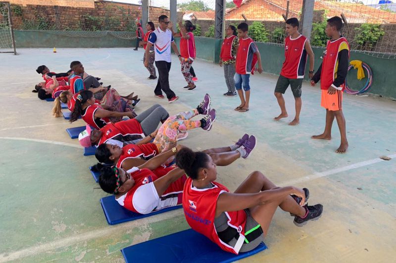 Dando continuidade às ações do programa Territórios pela Paz (TerPaz), o Governo do Pará, através da Fundação ParáPaz, implantou na manhã de hoje (19), dois projetos que farão a diferença no bairro do Icuí, na Escola Celina Del-Tetto, em Ananindeua. <div class='credito_fotos'>Foto: Ana Paula Lima / Ascom ParáPaz   |   <a href='/midias/2019/originais/5311_whatsappimage2019-08-19at14.14.21.jpg' download><i class='fa-solid fa-download'></i> Download</a></div>
