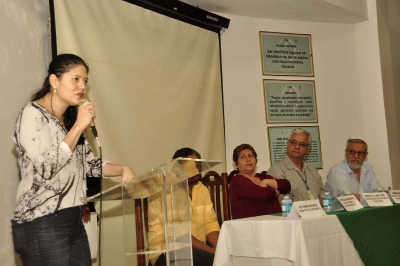 Patrícia Sato, chefe da Divisão de Biologia Médica-02 <div class='credito_fotos'>Foto: José Pantoja / Ascom Sespa   |   <a href='/midias/2019/originais/5313_patriciasatochefedadivisaodebiologiamedica-02.jpg' download><i class='fa-solid fa-download'></i> Download</a></div>