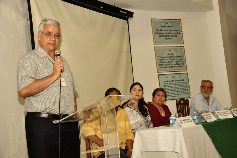 Werner Terrazas, coordenador do Curso de Tecnologia de Alimentos-02 <div class='credito_fotos'>Foto: José Pantoja / Ascom Sespa   |   <a href='/midias/2019/originais/5313_wernerterrazascoordenadordocursodetecnologiadealimentos-02.jpg' download><i class='fa-solid fa-download'></i> Download</a></div>