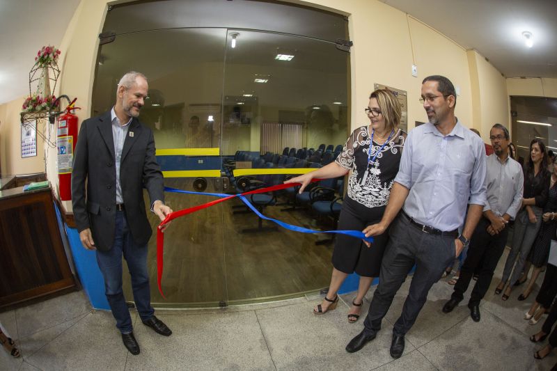 InauguraÃ§Ã£o do EspaÃ§o Empreender, escritÃ³rios da RITU e NITT, miniauditÃ³rio e elevador do Centro de Ciencias Naturais e Tecnologia (CCNT) da Universidade do Estado do ParÃ¡ (Uepa), na manhÃ£ desta terÃ§a-feira, 20, em BelÃ©m.



FOTO: NAILANA THIELY

DATA: 20.08.19

BELÃ‰M-PARÃ <div class='credito_fotos'>Foto: Nailana Thiely / Ascom Uepa   |   <a href='/midias/2019/originais/5317_20.08.19ccntinauguracaoespacoempreenderescritoriosdarituenitteminiauduepa-fotonailanathiely_12.jpg' download><i class='fa-solid fa-download'></i> Download</a></div>