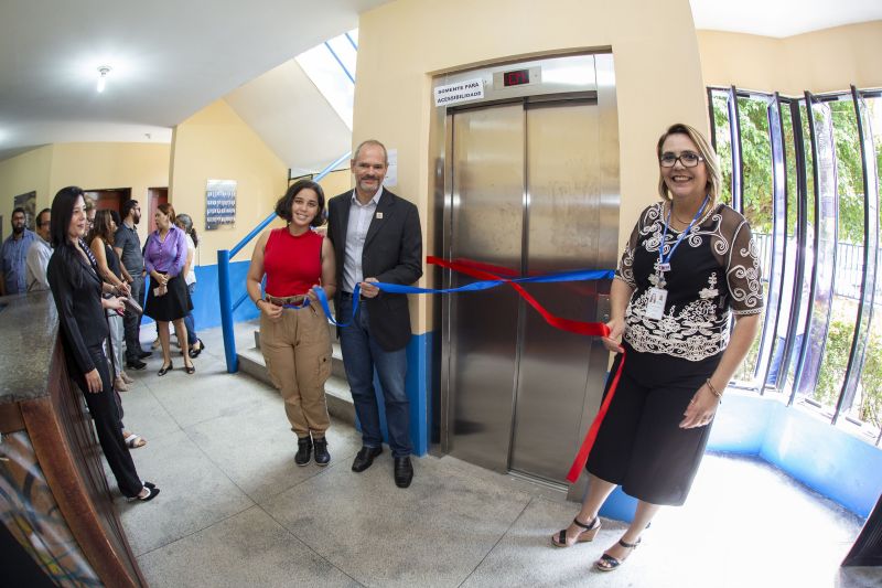 InauguraÃ§Ã£o do EspaÃ§o Empreender, escritÃ³rios da RITU e NITT, miniauditÃ³rio e elevador do Centro de Ciencias Naturais e Tecnologia (CCNT) da Universidade do Estado do ParÃ¡ (Uepa), na manhÃ£ desta terÃ§a-feira, 20, em BelÃ©m.



FOTO: NAILANA THIELY

DATA: 20.08.19

BELÃ‰M-PARÃ <div class='credito_fotos'>Foto: Nailana Thiely / Ascom Uepa   |   <a href='/midias/2019/originais/5317_20.08.19ccntinauguracaoespacoempreenderescritoriosdarituenitteminiauduepa-fotonailanathiely_13.jpg' download><i class='fa-solid fa-download'></i> Download</a></div>