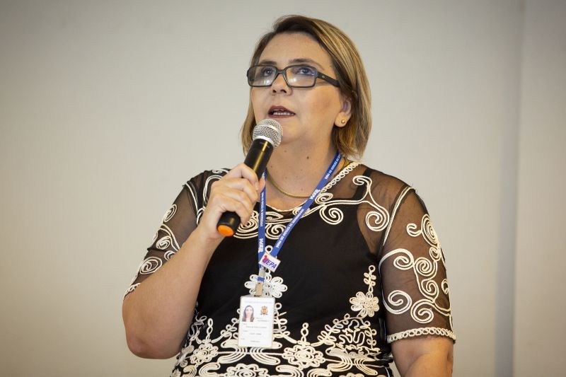 ELIANE COUTINHO - RITU e nitt e miniaud  UEPA <div class='credito_fotos'>Foto: Nailana Thiely / Ascom Uepa   |   <a href='/midias/2019/originais/5317_20.08.19elianecoutinho-rituenitteminiauduepa-fotonailanathiely_3.jpg' download><i class='fa-solid fa-download'></i> Download</a></div>