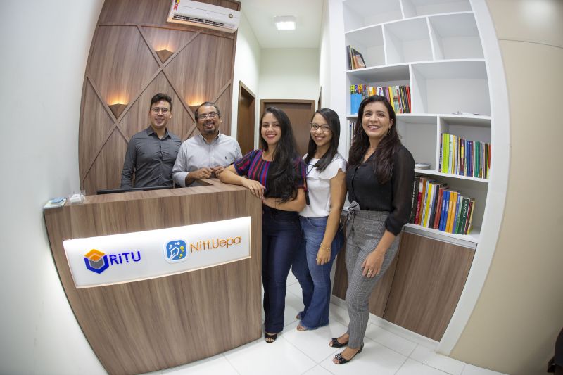 InauguraÃ§Ã£o do EspaÃ§o Empreender, escritÃ³rios da RITU e NITT, miniauditÃ³rio e elevador do Centro de Ciencias Naturais e Tecnologia (CCNT) da Universidade do Estado do ParÃ¡ (Uepa), na manhÃ£ desta terÃ§a-feira, 20, em BelÃ©m.



FOTO: NAILANA THIELY

DATA: 20.08.19

BELÃ‰M-PARÃ <div class='credito_fotos'>Foto: Nailana Thiely / Ascom Uepa   |   <a href='/midias/2019/originais/5317_20.08.19escritoriosdarituenitt-fotonailanathiely_19.jpg' download><i class='fa-solid fa-download'></i> Download</a></div>