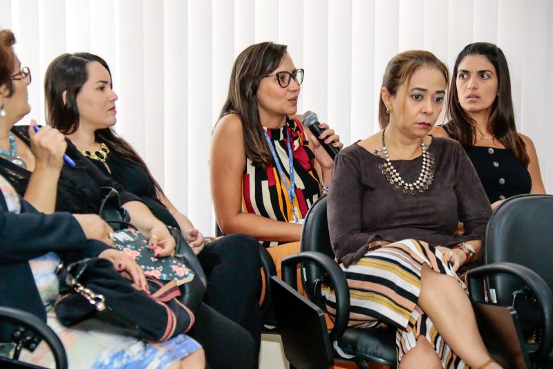 Facilitar o acesso do cidadão aos serviços prestados pelo Governo do Pará. Essa é a principal função da Ouvidoria-Geral do Estado (OGE), cujo trabalho nestes últimos oito meses foi exposto pelo ouvidor-geral Arthur Houat, na tarde desta terça-feira (20), durante palestra na Escola Judicial do Poder Judiciário do Estado do Pará, em Belém. <div class='credito_fotos'>Foto: Ricardo Amanajás / Ag. Pará   |   <a href='/midias/2019/originais/5318__asl6826.jpg' download><i class='fa-solid fa-download'></i> Download</a></div>