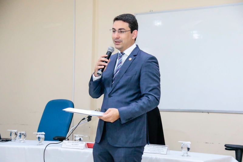 Facilitar o acesso do cidadão aos serviços prestados pelo Governo do Pará. Essa é a principal função da Ouvidoria-Geral do Estado (OGE), cujo trabalho nestes últimos oito meses foi exposto pelo ouvidor-geral Arthur Houat, na tarde desta terça-feira (20), durante palestra na Escola Judicial do Poder Judiciário do Estado do Pará, em Belém. <div class='credito_fotos'>Foto: Ricardo Amanajás / Ag. Pará   |   <a href='/midias/2019/originais/5318__asl6852.jpg' download><i class='fa-solid fa-download'></i> Download</a></div>